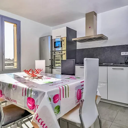 Apartman Beautiful In With Wifi Uzès