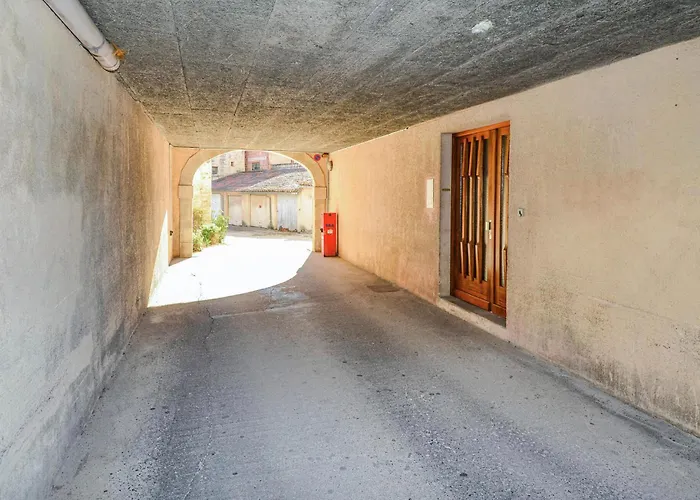 3 Bedroom Lovely In Διαμέρισμα *
