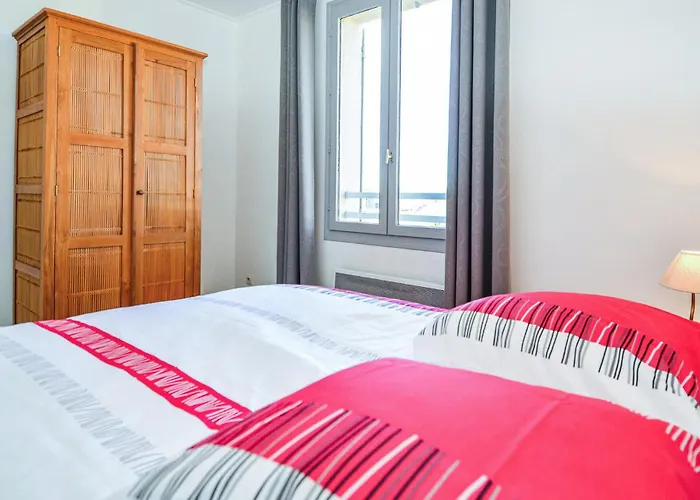 Διαμέρισμα 3 Bedroom Lovely In *